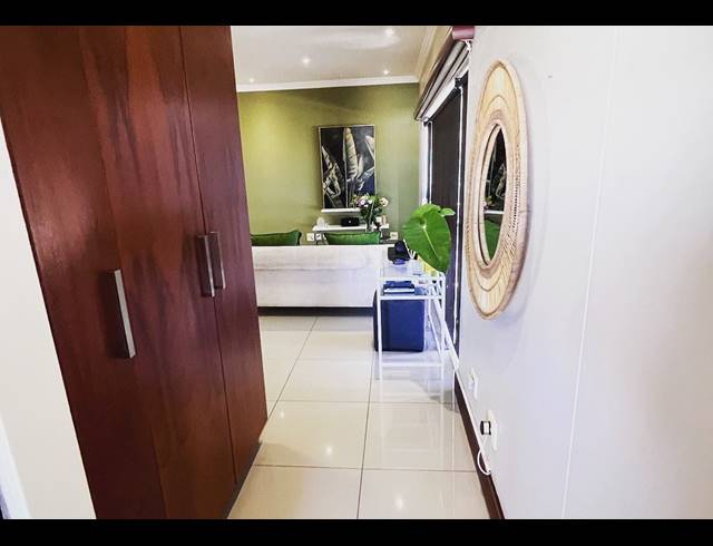 1 BEDROOM APARTMENT TO LET IN UMHLANGA RIDGE